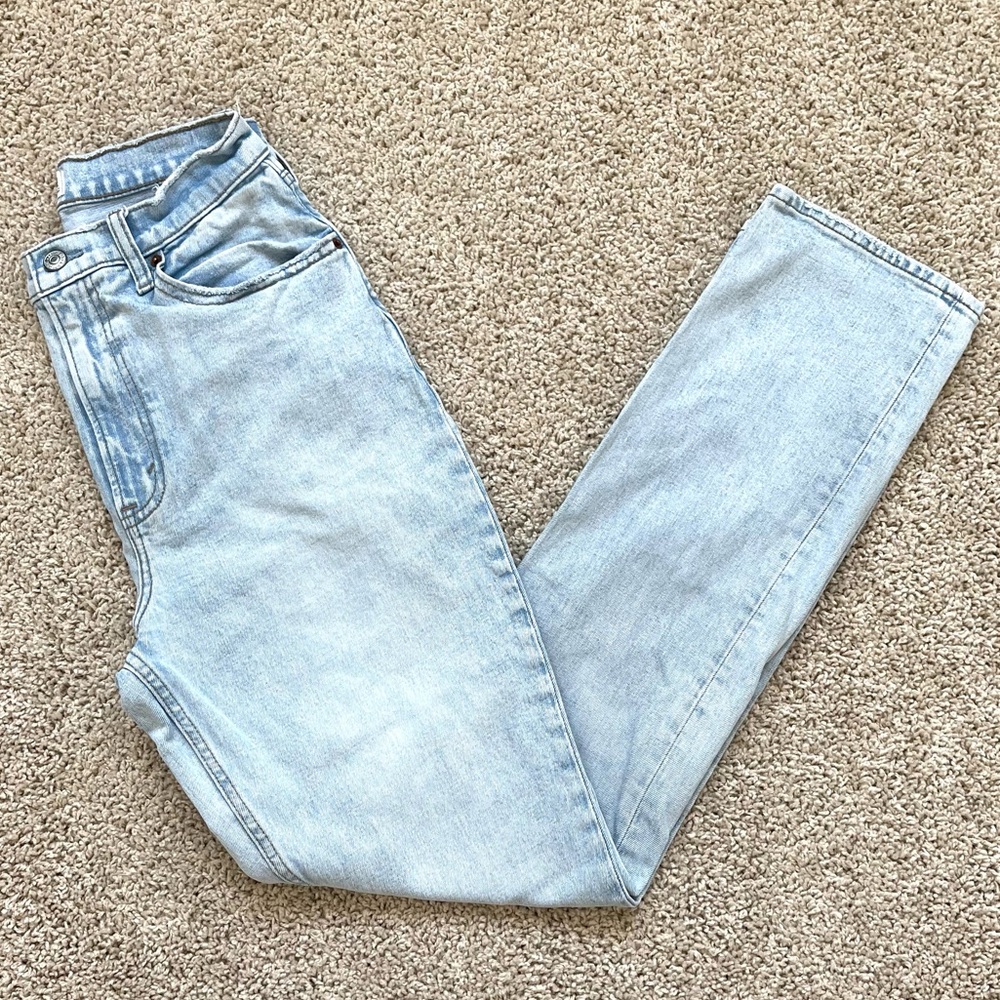 Abercrombie and Fitch 90’s Curve Love Slim Straight Ultra High Rise Jeans